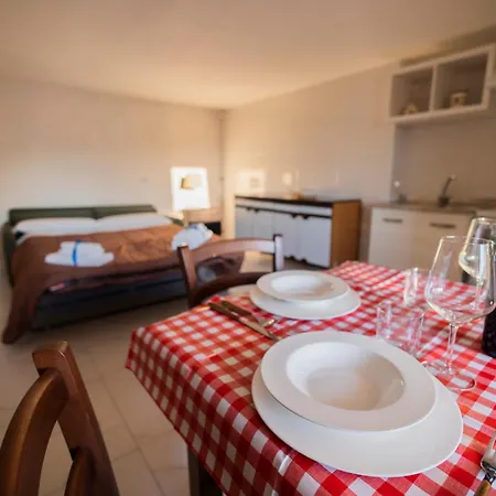 Le Di Corte Bed and Breakfast Sorbo Serpico
