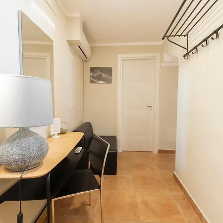 Le Di Corte Bed & Breakfast *