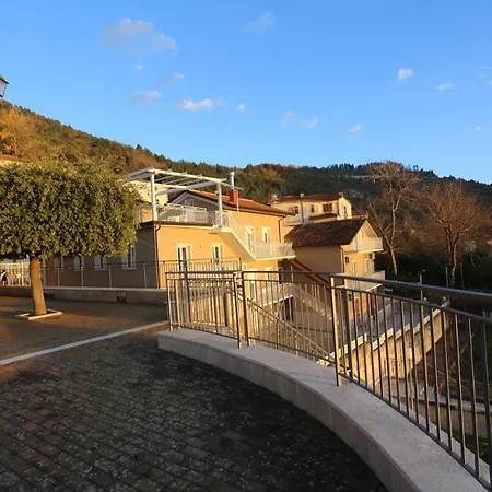 Bed & Breakfast Le Di Corte Sorbo Serpico